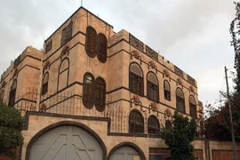 Tehran “tố” chiến đấu cơ Ả-rập Xê-út tấn công ĐSQ Iran tại Yemen