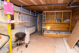 Kinh hoàng nơi cha giam con gái làm nô lệ tình dục 24 năm