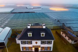 Có gì bên trong những quốc gia “đặc biệt” nhất thế giới?