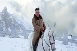 ​Lãnh đạo Triều Tiên Kim Jong Un cưỡi ngựa tới thăm núi Paekdu
