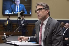 Hé lộ người thúc giục ông Trump điện đàm với Tổng thống Ukraine