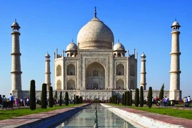 Khám phá những quốc gia “đặc biệt” nhất thế giới