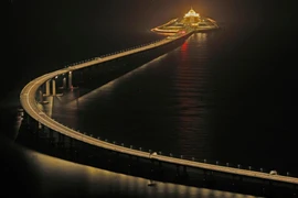 Choáng ngợp kích thước cầu vượt biển dài nhất thế giới