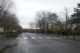 Pháp sơ tán 2.000 học sinh vì đe dọa đánh bom