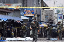 Đánh bom liều chết gần doanh trại Quân đội Philippines