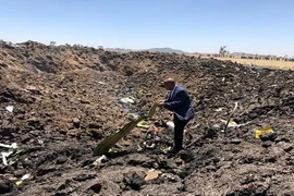 Hiện trường thảm khốc vụ rơi máy bay ở Ethiopia, 157 người chết