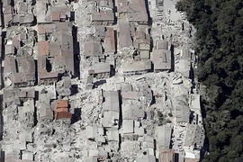 Cảnh tan hoang sau trận động đất ở Italy nhìn từ trên cao