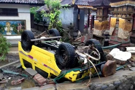 Cảnh tượng tang thương sau thảm họa sóng thần Indonesia