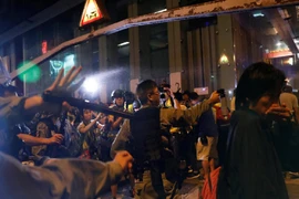 Toàn cảnh biểu tình dữ dội ở Hong Kong tuần thứ 19
