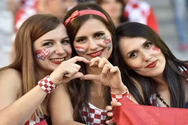 Chùm ảnh những nữ cổ động viên xinh đẹp mùa EURO 2016