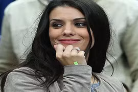 Những bóng hồng xinh đẹp rực sáng trong trận Pháp-Iceland