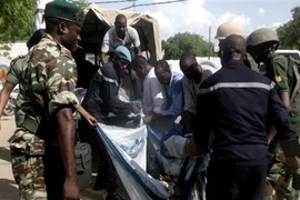 Đánh bom tự sát liên hoàn ở Cameroon, hàng chục người chết