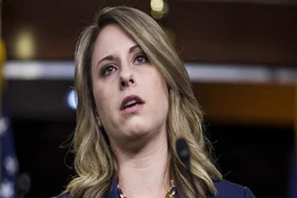 Nữ nghị sĩ Mỹ xinh đẹp từ chức giữa bê bối tình dục