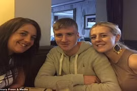 Anh: Nam sinh tự vẫn vì áp lực thi cử