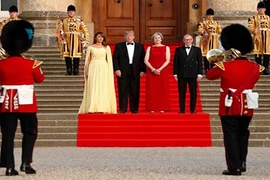 Tổng thống Trump "bận tối mắt" trong chuyến thăm Anh đầu tiên