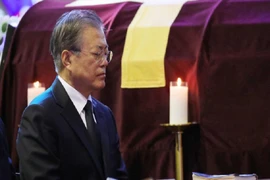 Ông Kim Jong-un chia buồn việc mẹ Tổng thống Hàn Quốc qua đời