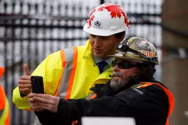 Ấn tượng ảnh “tự sướng” của các chính trị gia thế giới