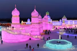 Choáng ngợp lễ hội băng đăng lớn nhất thế giới ở Trung Quốc