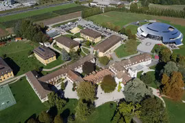 Đột nhập ngôi trường đắt đỏ nhất thế giới