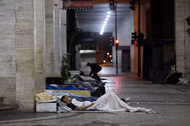 Cuộc sống “màn trời chiếu đất” của người vô gia cư Brazil