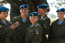 Ngắm những “bông hồng thép” của biệt kích dù Nga