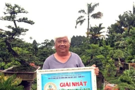 Cụ ông rời xứ dừa lên phố, làm vườn kiểng độc lạ thu bạc tỷ