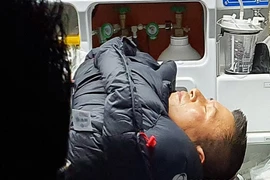 Bất ngờ thân thế nghị sĩ Hàn bị ngất vì tuyệt thực trước phủ tổng thống 8 ngày