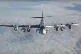 Video: Máy bay ném bom Tu-95MS Nga hủy diệt IS và al-Nusra