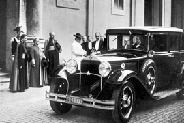 Những chiếc xe đặc biệt của Giáo hoàng