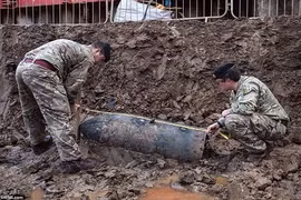 Kinh ngạc quả bom chưa nổ thời Thế chiến II ở London