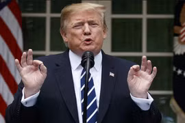 Tổng thống Trump "vừa đấm vừa xoa" trong căng thẳng với Iran