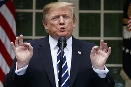 Tổng thống Trump "vừa đấm vừa xoa" trong căng thẳng với Iran