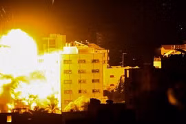 Xung đột Israel-Palestine bùng phát dữ dội, hàng trăm người thương vong 