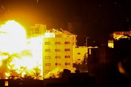 Xung đột Israel-Palestine bùng phát dữ dội, hàng trăm người thương vong 