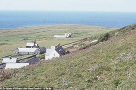 Ngạc nhiên cuộc sống trên đảo bí ẩn ở xứ Wales 