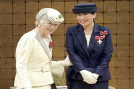 Ngưỡng mộ tài sắc hai vị Hoàng hậu Nhật Bản xuất thân thường dân