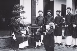 Ảnh độc chưa từng biết về Tết Nguyên Đán VN đầu thế kỷ 20