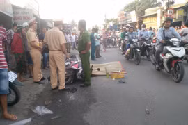 TP.HCM: Ngã xuống đường, cô gái trẻ bị xe tải cán tử vong