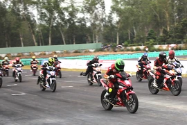 Hơn 50 xe máy Honda Việt “đua nóng” tại Bình Dương