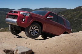 Toyota “trình làng” SUV địa hình giá rẻ 4Runner 