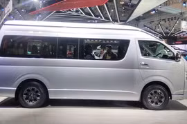 Chi tiết xe khách “sang chảnh” Toyota Hiace Luxury