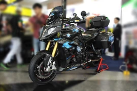 “Xế phượt” BMW S1000XR độ hơn 300 triệu khủng nhất VN