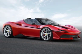 Siêu xe “hàng độc” J50 kỷ niệm 50 năm Ferrari tới Nhật