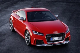 Audi TT RS “giá rẻ” sức mạnh không kém siêu xe R8