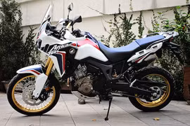 Cận cảnh Honda Africa Twin giá 700 triệu tại Hà Nội