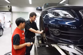 Audi mời chuyên gia Đức tới chăm xe cho khách Việt