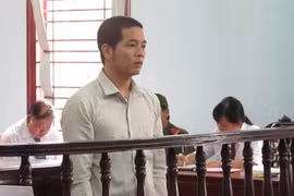 Bị cáo "thích" ở tù hơn ở ngoài