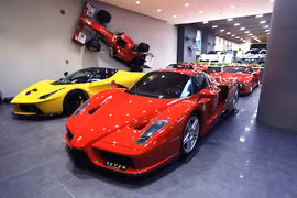 Bộ tứ siêu xe Ferrari hàng khủng, tiền tỷ họp mặt