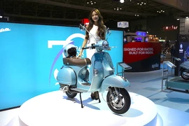 Piaggio Vespa PX phiên bản đặc biệt 70 năm tại VN