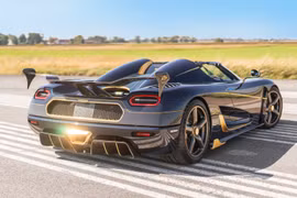 “Lóa mắt” trước siêu xe hàng thửa, dát vàng Koenigsegg 